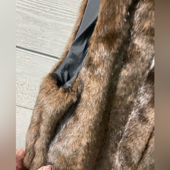 Jones New York Signature Petite Faux Fur Vest Sz PM - Picture 11 of 16